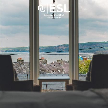 Beautiful En Suite 5 Bedroom Home With Sea Views 新码头 外观 照片