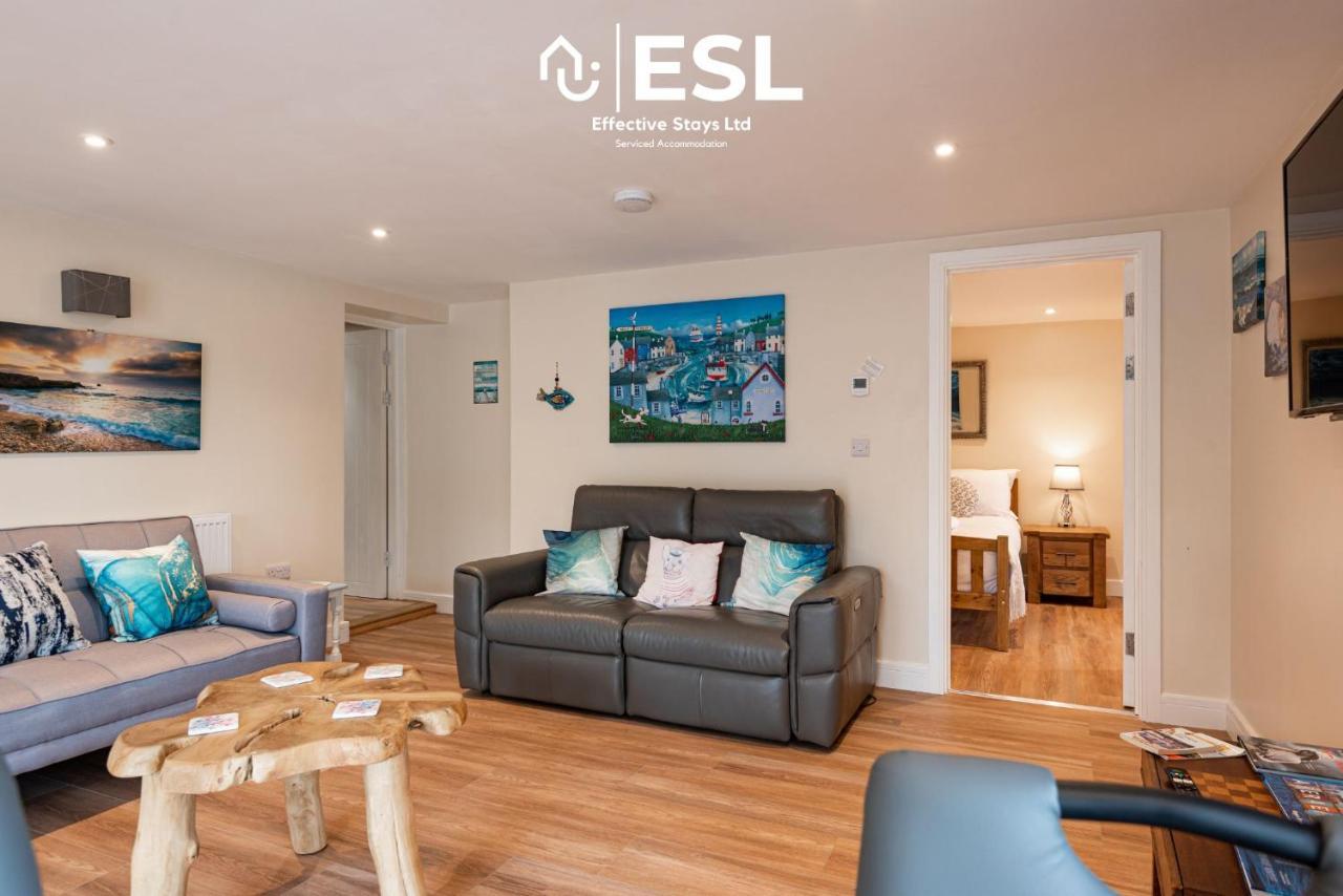 Beautiful En Suite 5 Bedroom Home With Sea Views 新码头 外观 照片