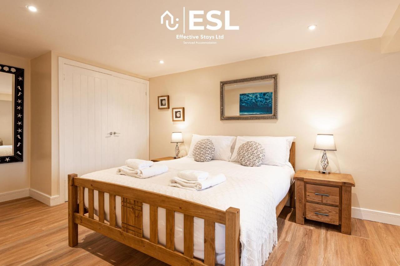 Beautiful En Suite 5 Bedroom Home With Sea Views 新码头 外观 照片